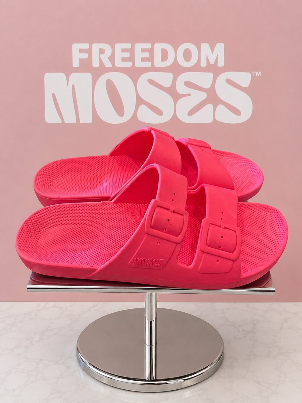 Freedom Moses Two Band Slides Neon Pink Sandals EU 39/40 US 9/10